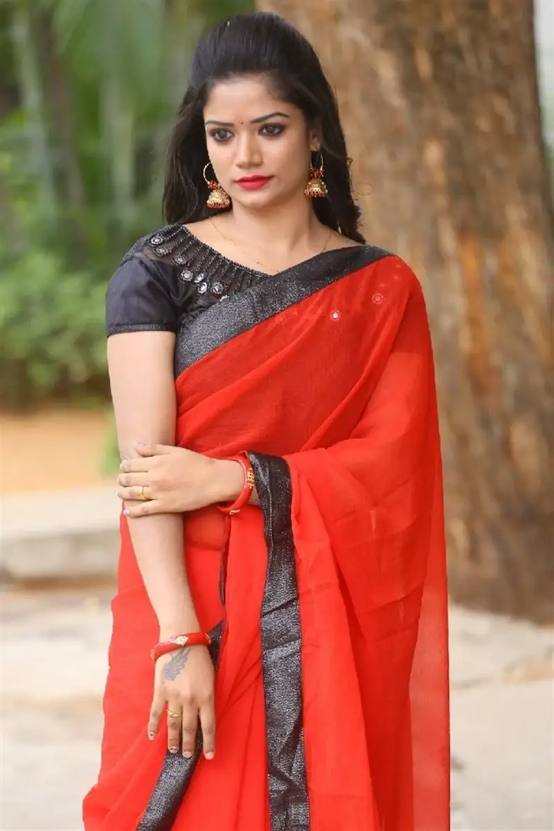 Telugu Girl Srujana in Red Saree at Vetaadutha Movie Opening